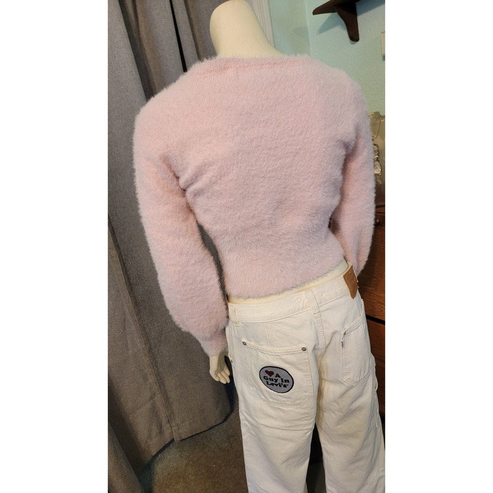 Almost Famous Fuzzy Knit Cropped Sweater Baby Pink Crew‎ Neck Long Sleeve Size S - Picture 4 of 7